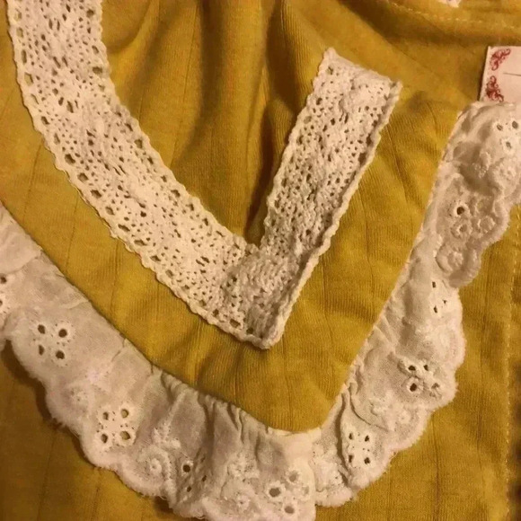 Vogue Homewear unique long sleeve top. - Picture 9 of 10